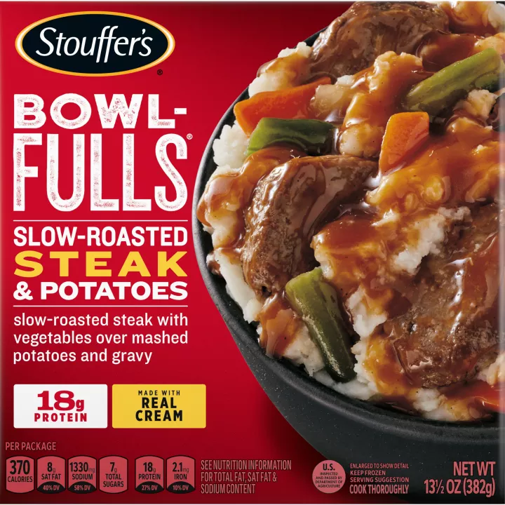 Caja de Slow-Roasted Steak & Potatoes Bowl-FULLS con un tazón de filete y verduras junto al nombre del producto y al logo.